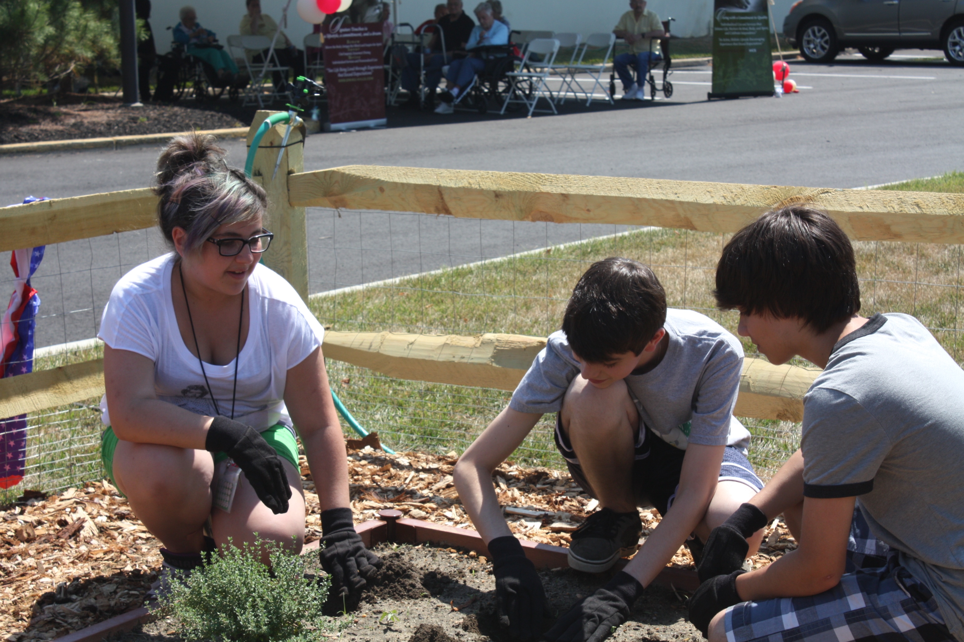 Spring Hills gardening 8